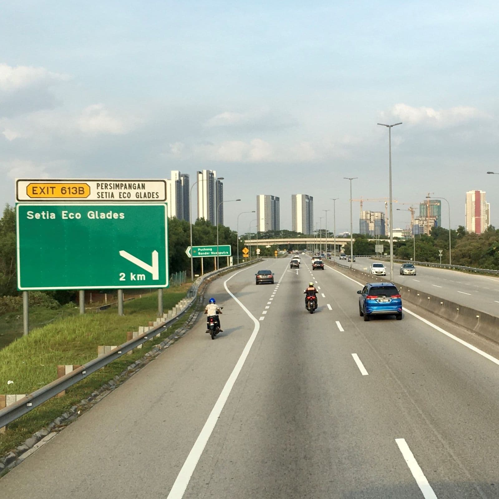 Touch 'n Go Tolls on a Rental Car in Kuala Lumpur (2026): How They Work & Who Pays